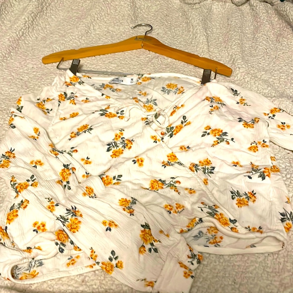 Hollister white dressy blouse size M